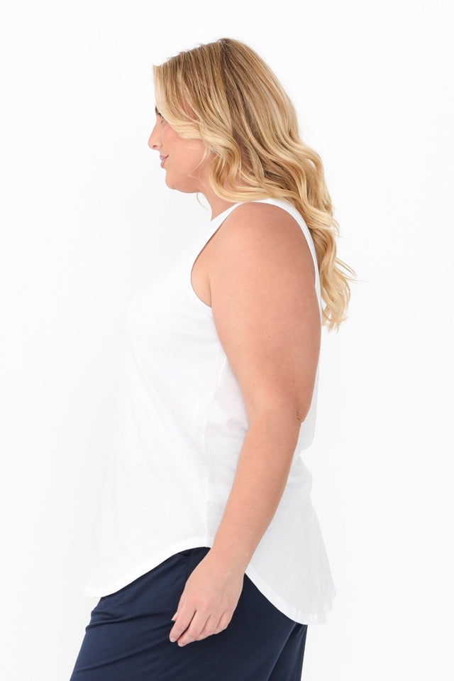 alt text|model:Caitlin image 10