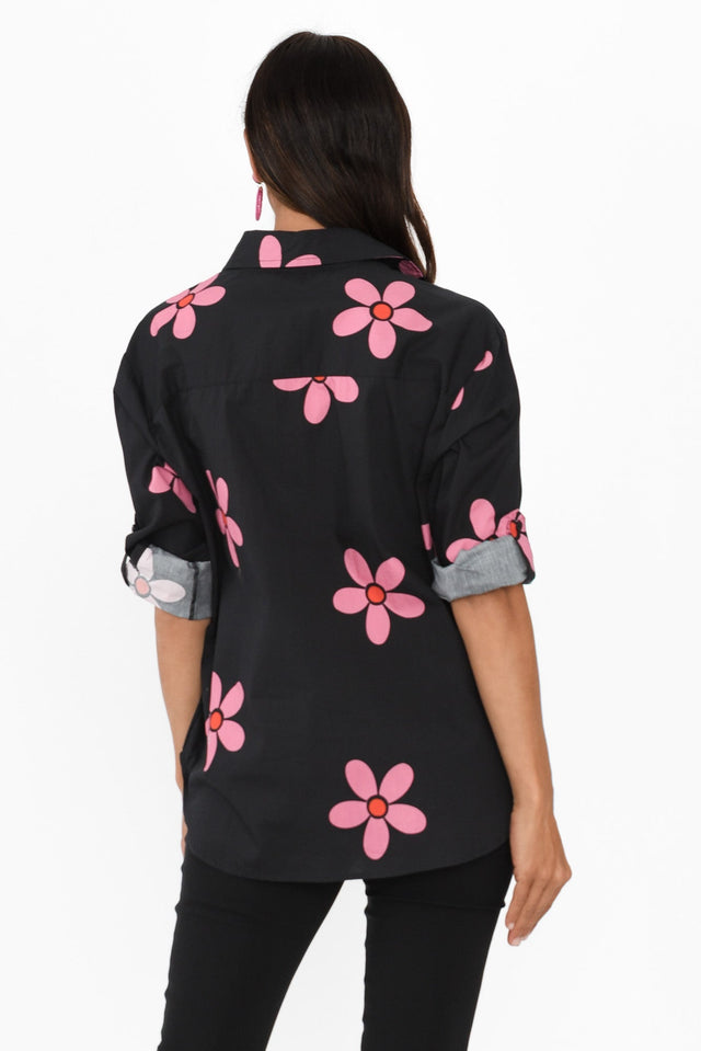 alt text|model:Cara image 5