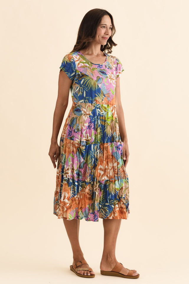 alt text|model:Cara image 3