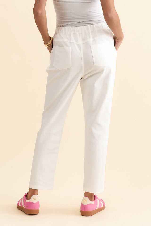 alt text|model:Brontie image 5