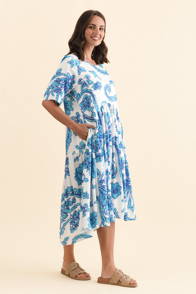 alt text|model:MJ image 3