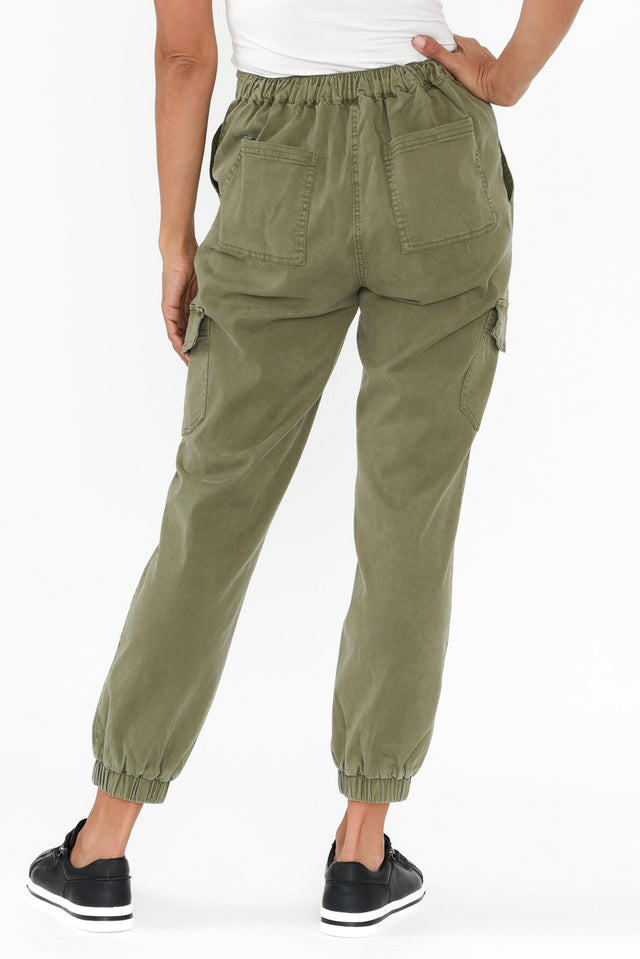 alt text|model:Cara image 5