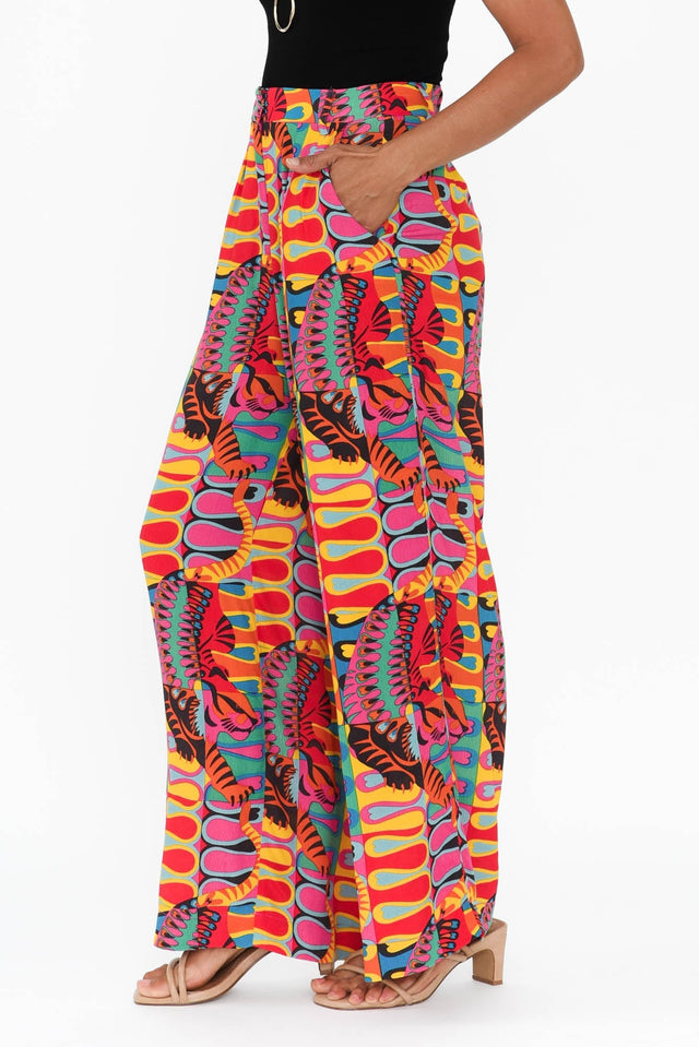 alt text|model:Cara image 4