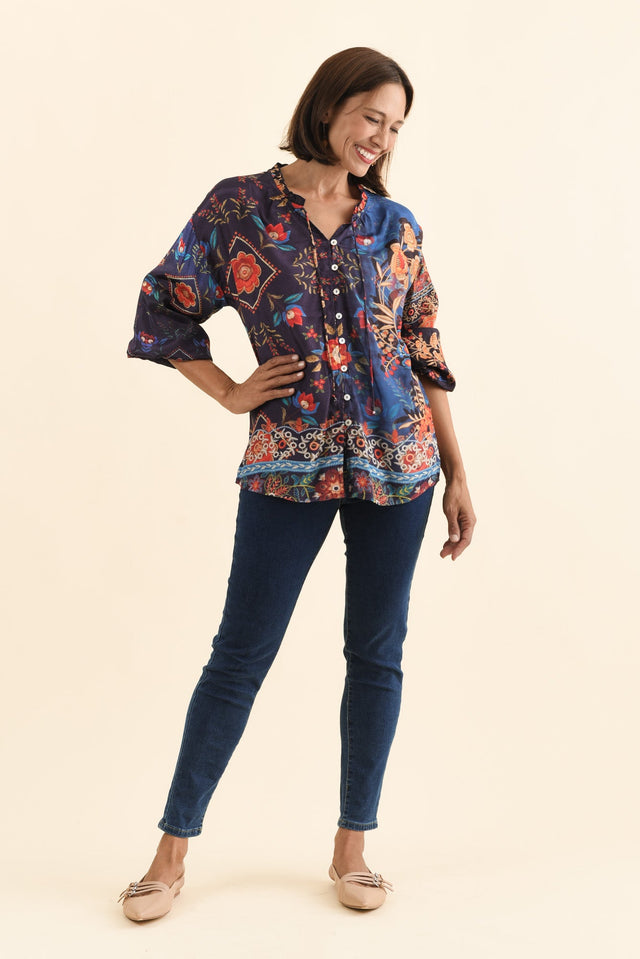 alt text|model:Cara image 6