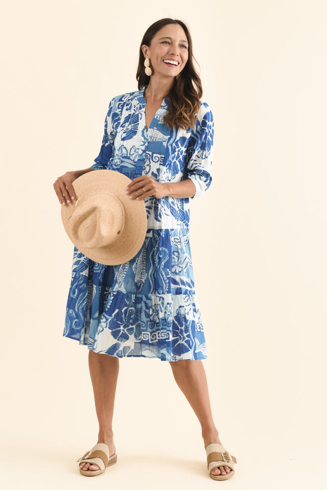 alt text|model:Cara image 4