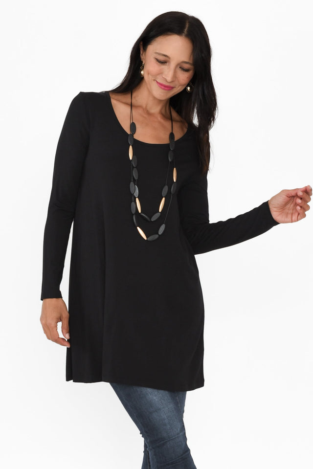 alt text|model:Cara image 1