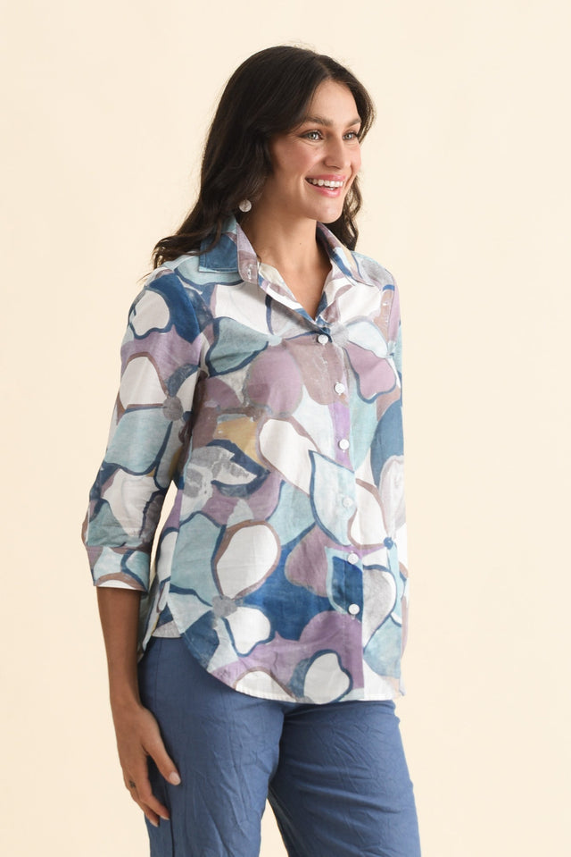 alt text|model:Brontie image 3