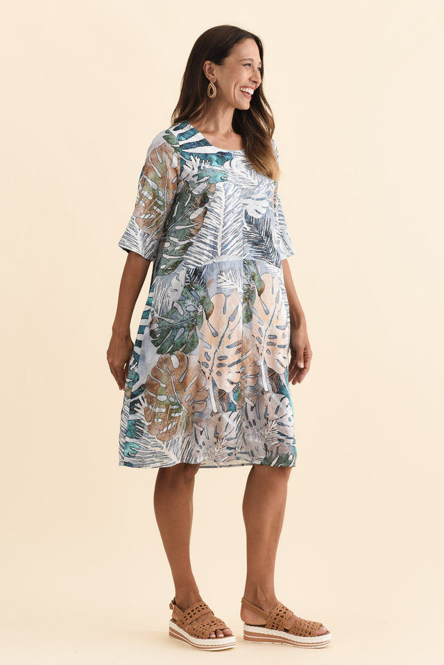 alt text|model:Cara image 4