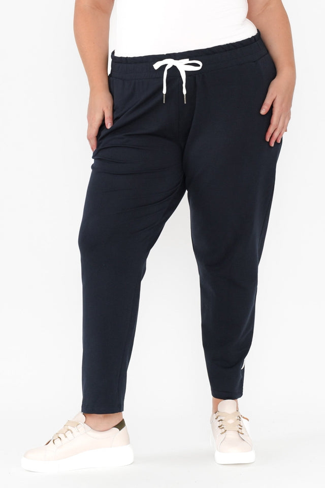 plus-size,curve-bottoms,plus-size-pants,plus-size-winter-clothing,alt text|model:Caitlin image 9