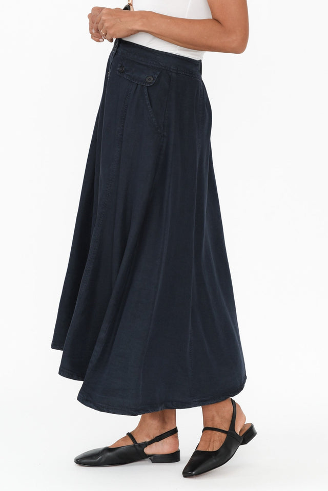 alt text|model:Cara image 4