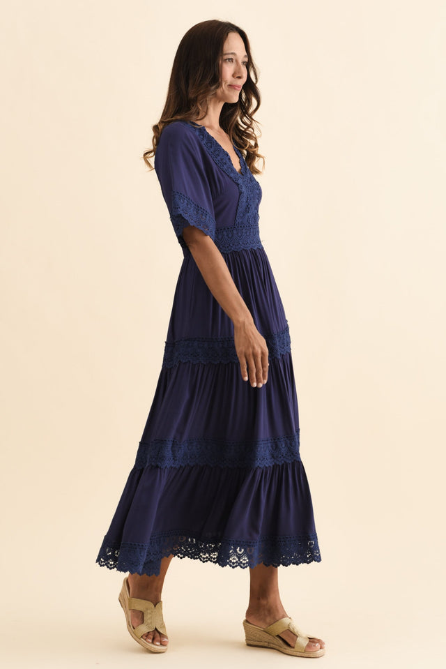 alt text|model:Cara image 4