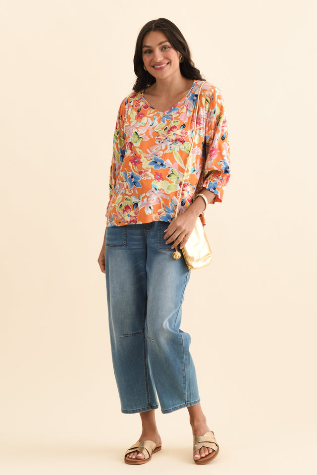 alt text|model:Brontie image 3