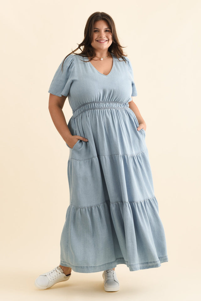plus-size,curve-dresses,plus-size-maxi-dresses,plus-size-summer-dresses,alt text|model:Gabby