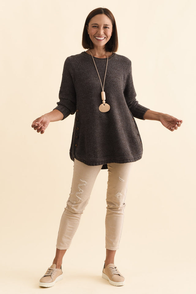 alt text|model:Cara image 2