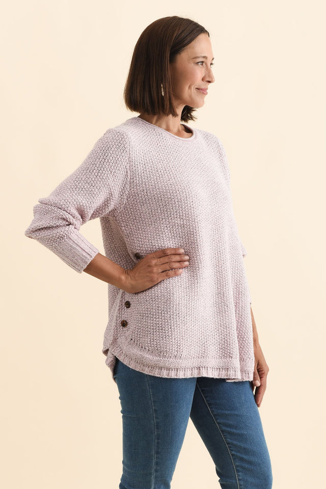 alt text|model:Cara image 3