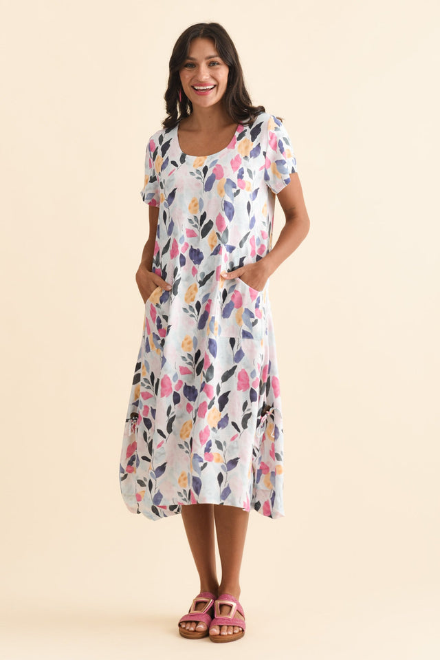 alt text|model:Brontie image 3