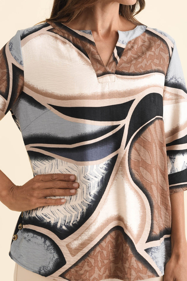 alt text|model:Cara image 6