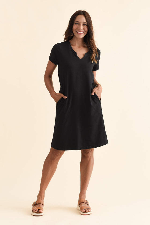 alt text|model:Cara image 4