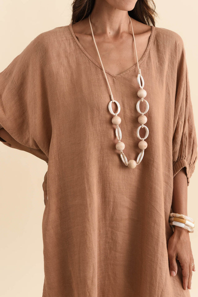 alt text|model:Cara image 7