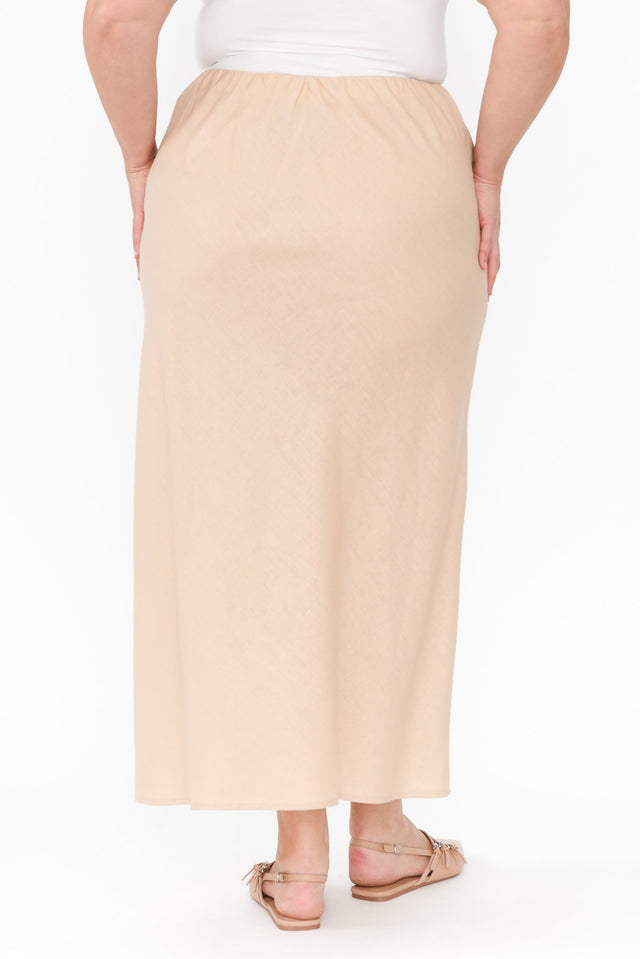 alt text|model:Caitlin image 10