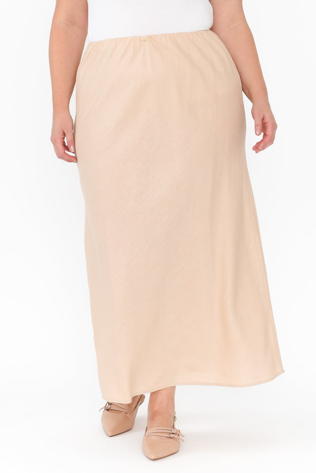 alt text|model:Caitlin image 8