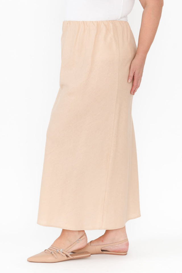 alt text|model:Caitlin image 9