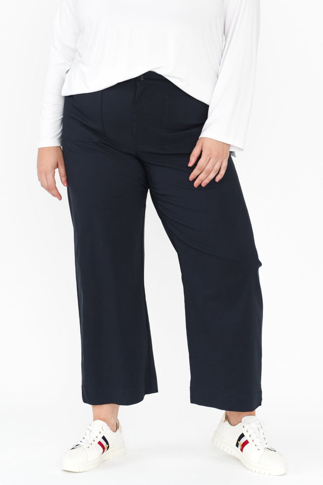 plus-size,curve-bottoms,plus-size-pants,alt text|model:Gabby