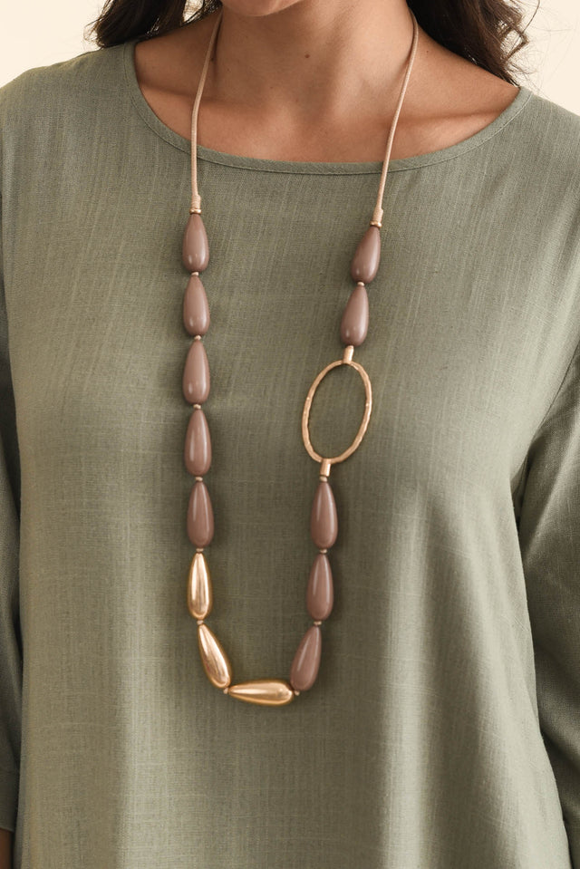 alt text|model:Brontie image 5