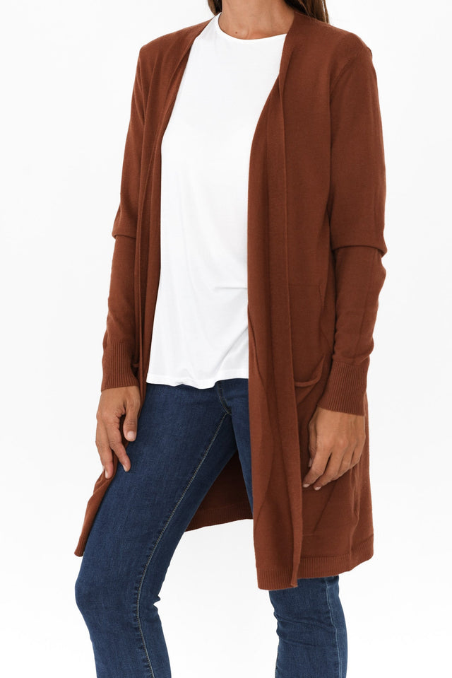 alt text|model:Cara image 7