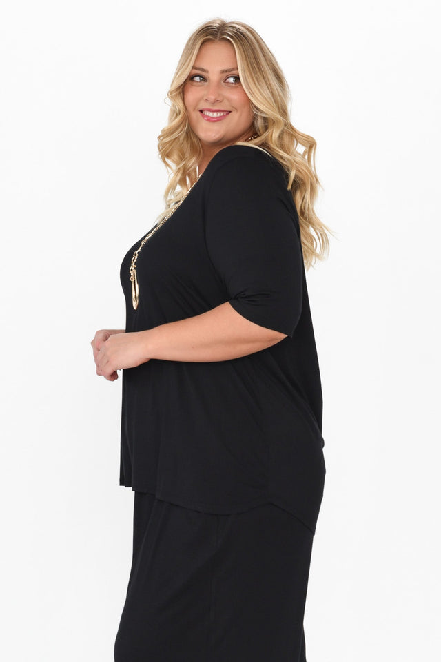 alt text|model:Caitlin image 12