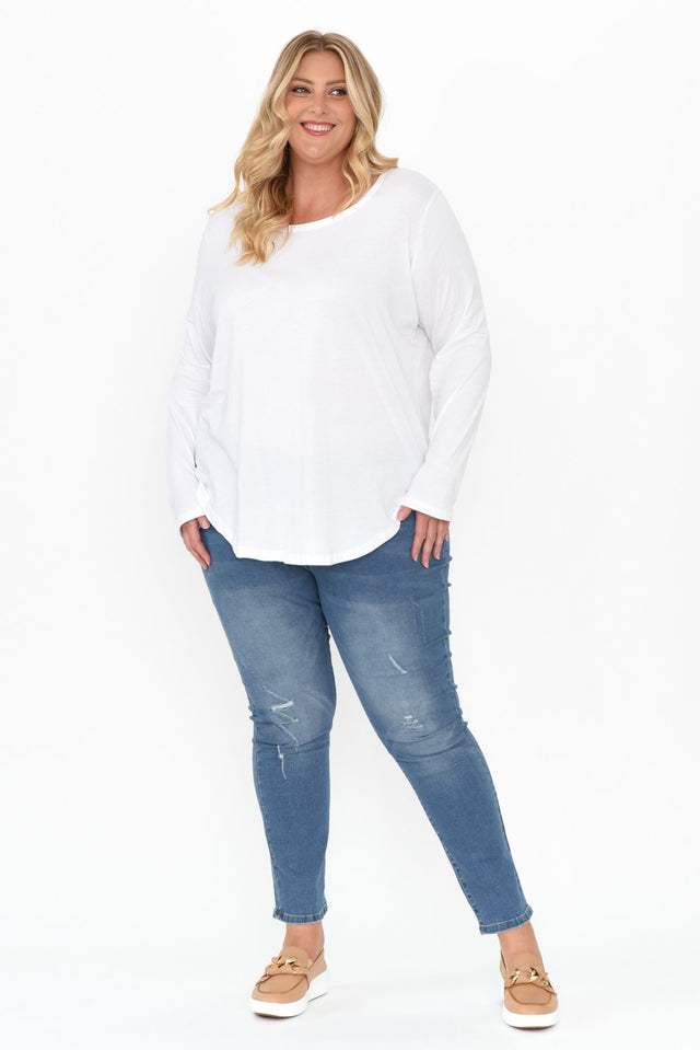 alt text|model:Caitlin image 10