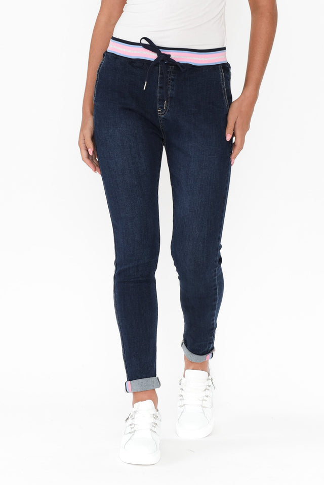 alt text|model:Kirstyn