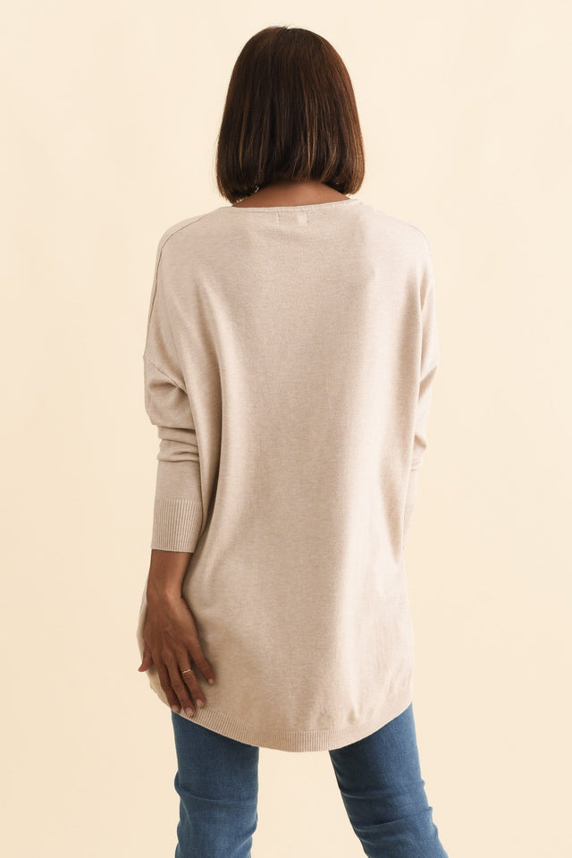 alt text|model:Cara image 5