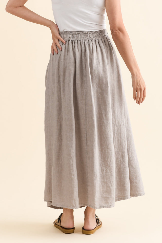 alt text|model:MJ image 5