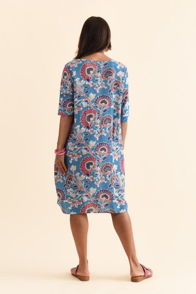 alt text|model:Cara image 5