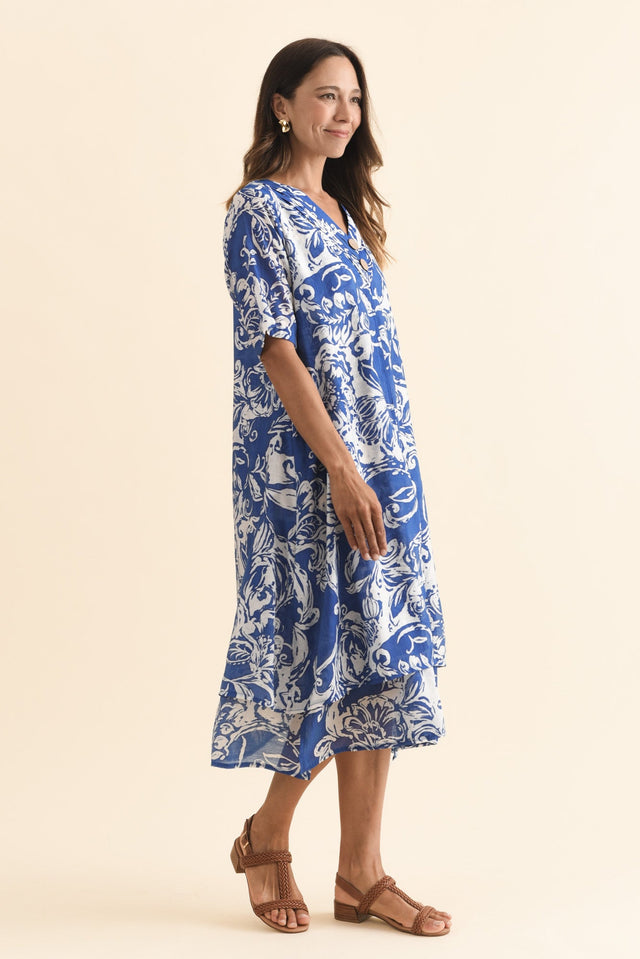 alt text|model:Cara image 4