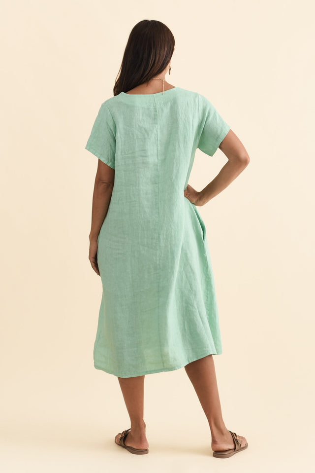 alt text|model:Cara image 5