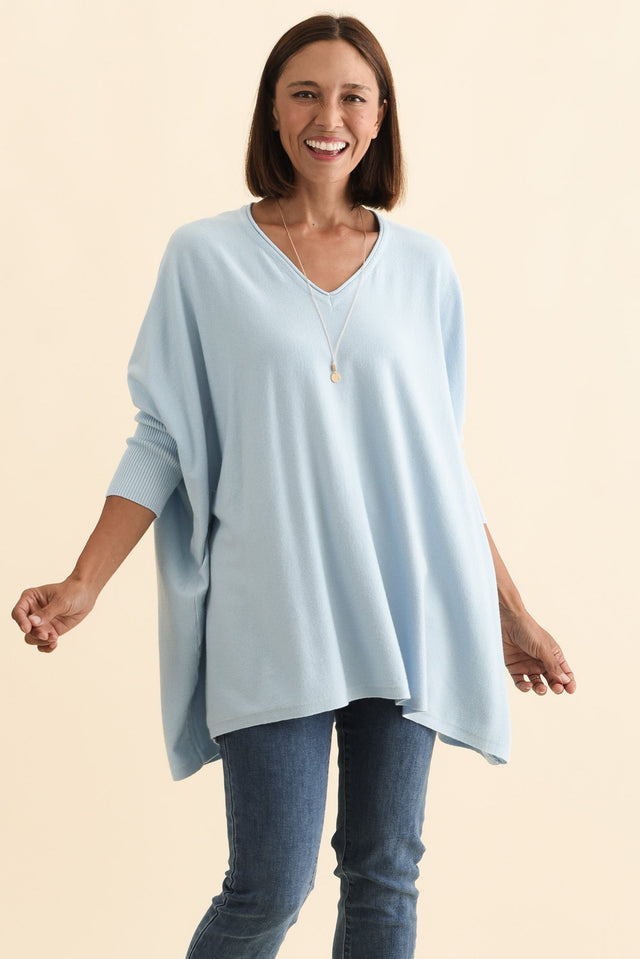 alt text|model:Cara image 1