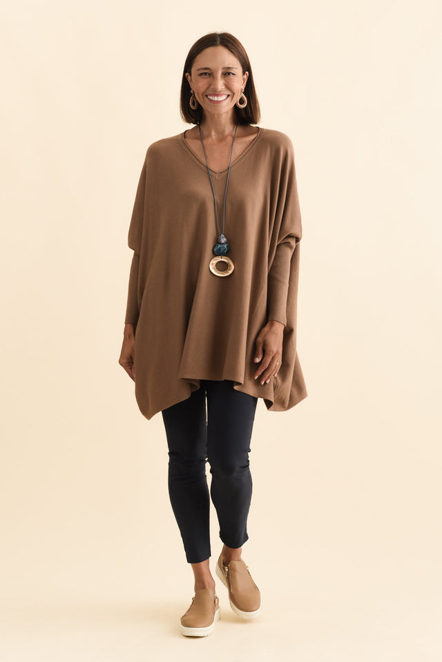 alt text|model:Cara image 3