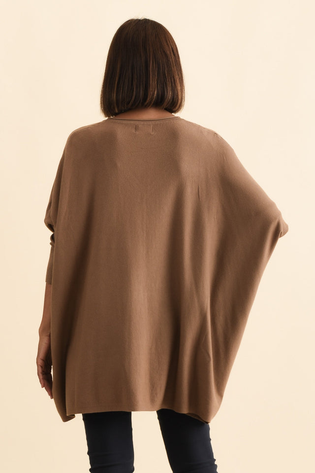 alt text|model:Cara image 5