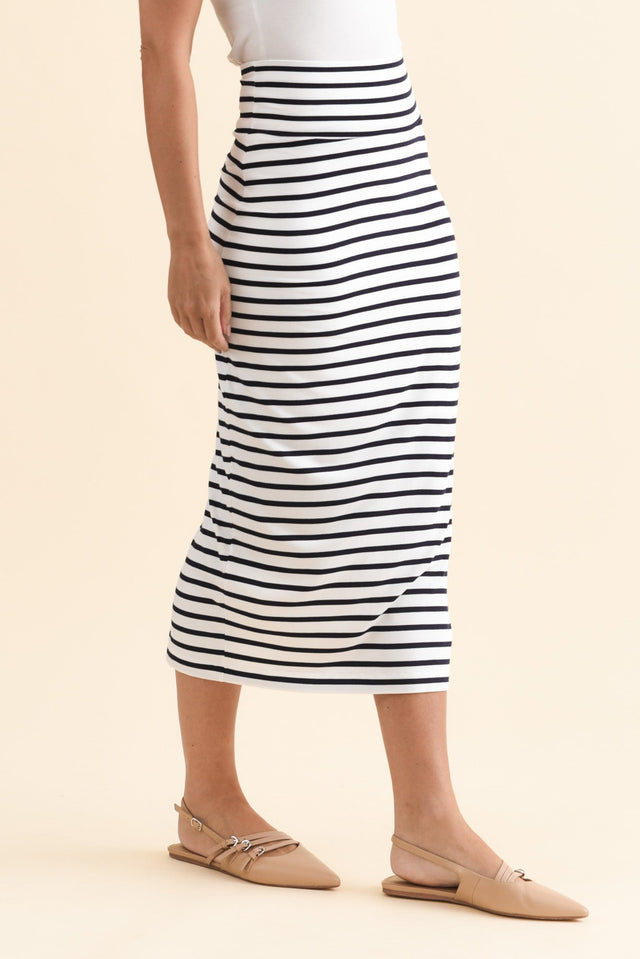 alt text|model:MJ image 4