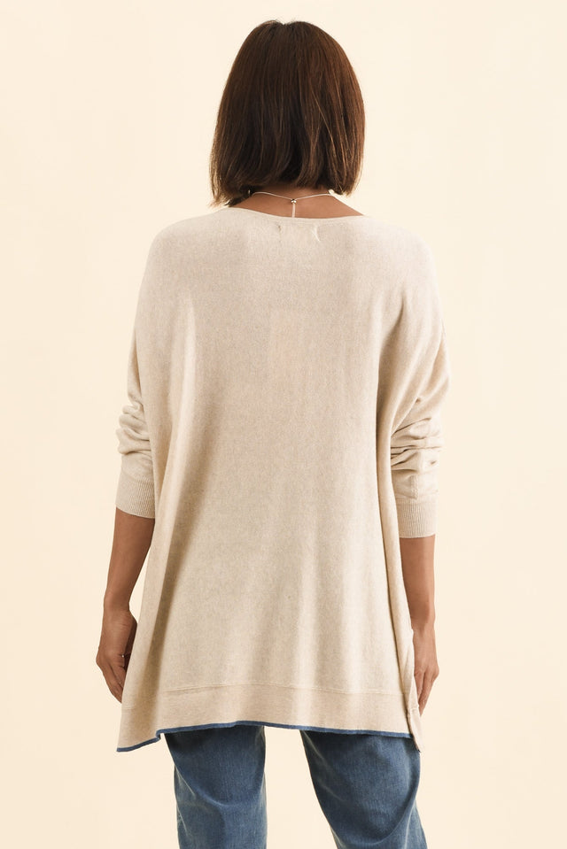 alt text|model:Cara image 6