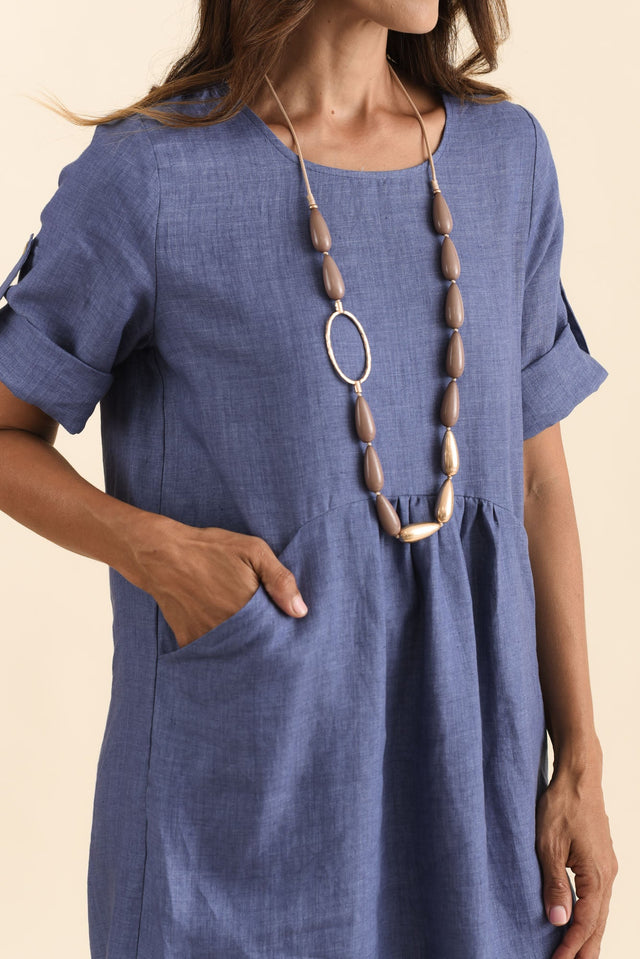 alt text|model:Cara image 6