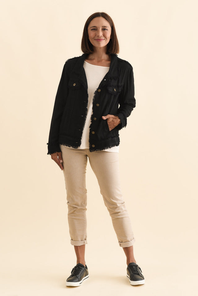 alt text|model:Cara image 6