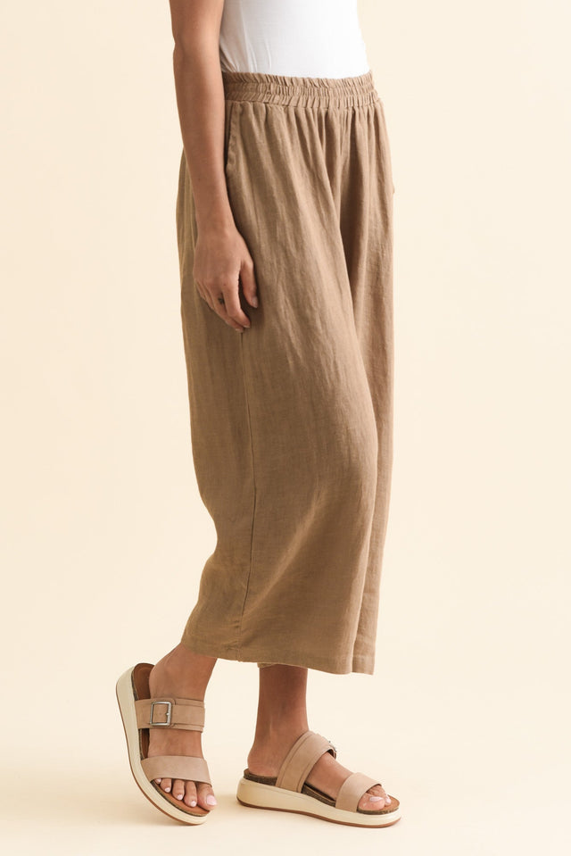 alt text|model:Brontie image 4