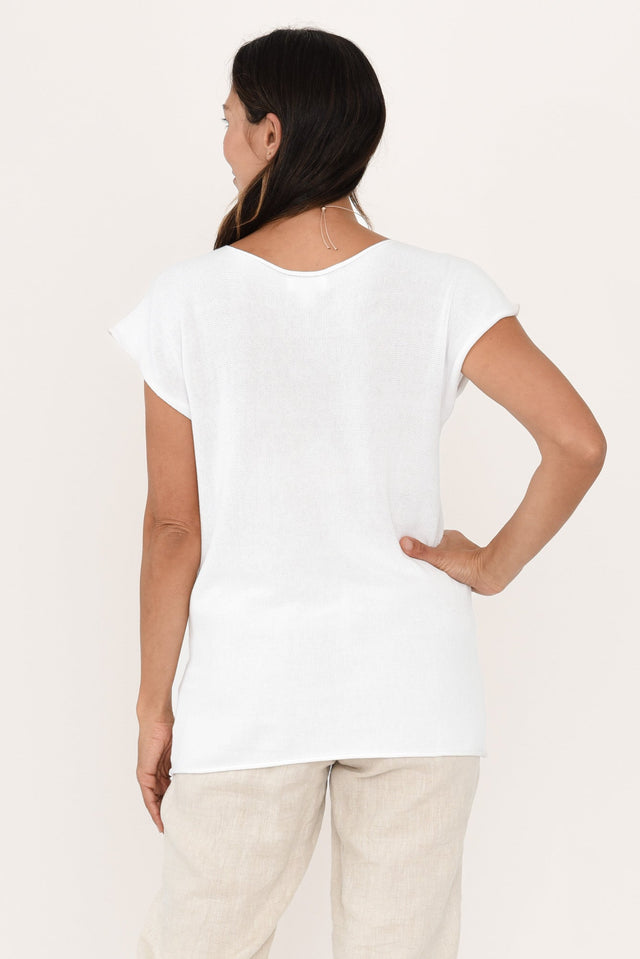 alt text|model:Cara image 5