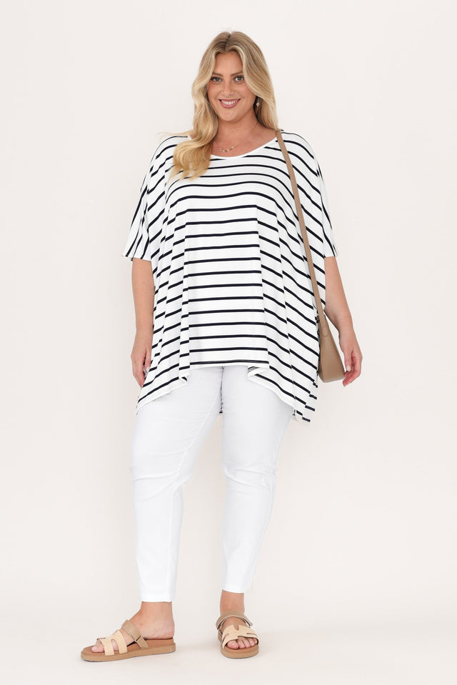 alt text|model:Caitlin image 12