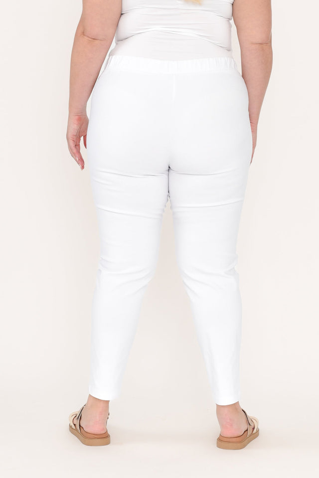 alt text|model:Caitlin image 14