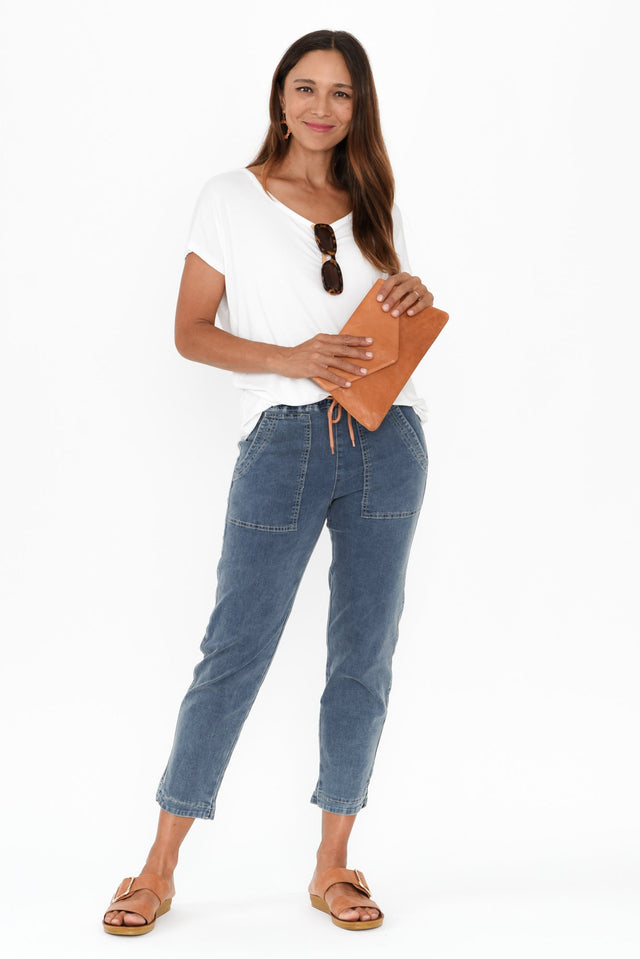 alt text|model:Cara image 9