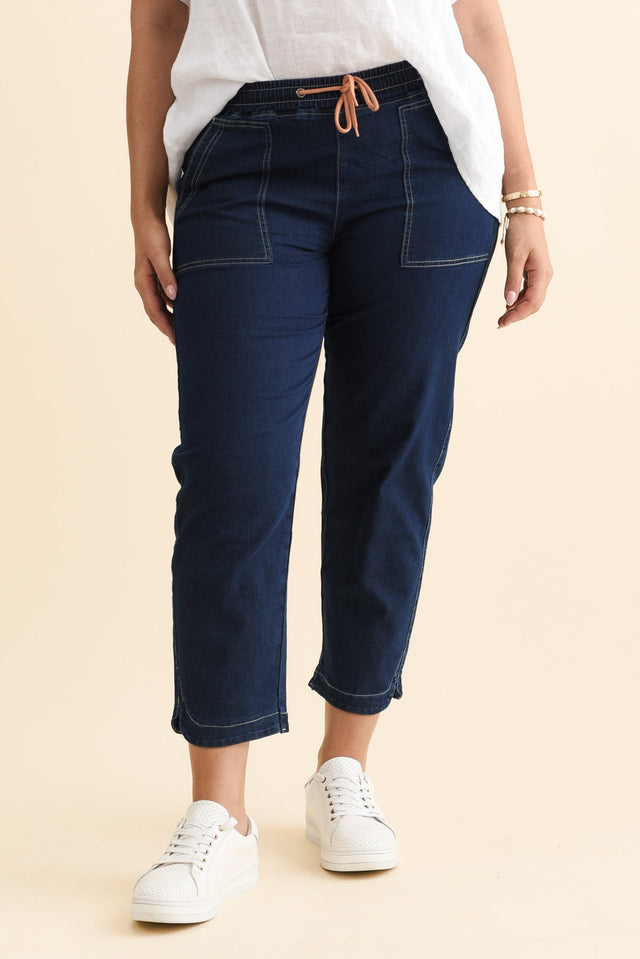 alt text|model: Emilia image 7